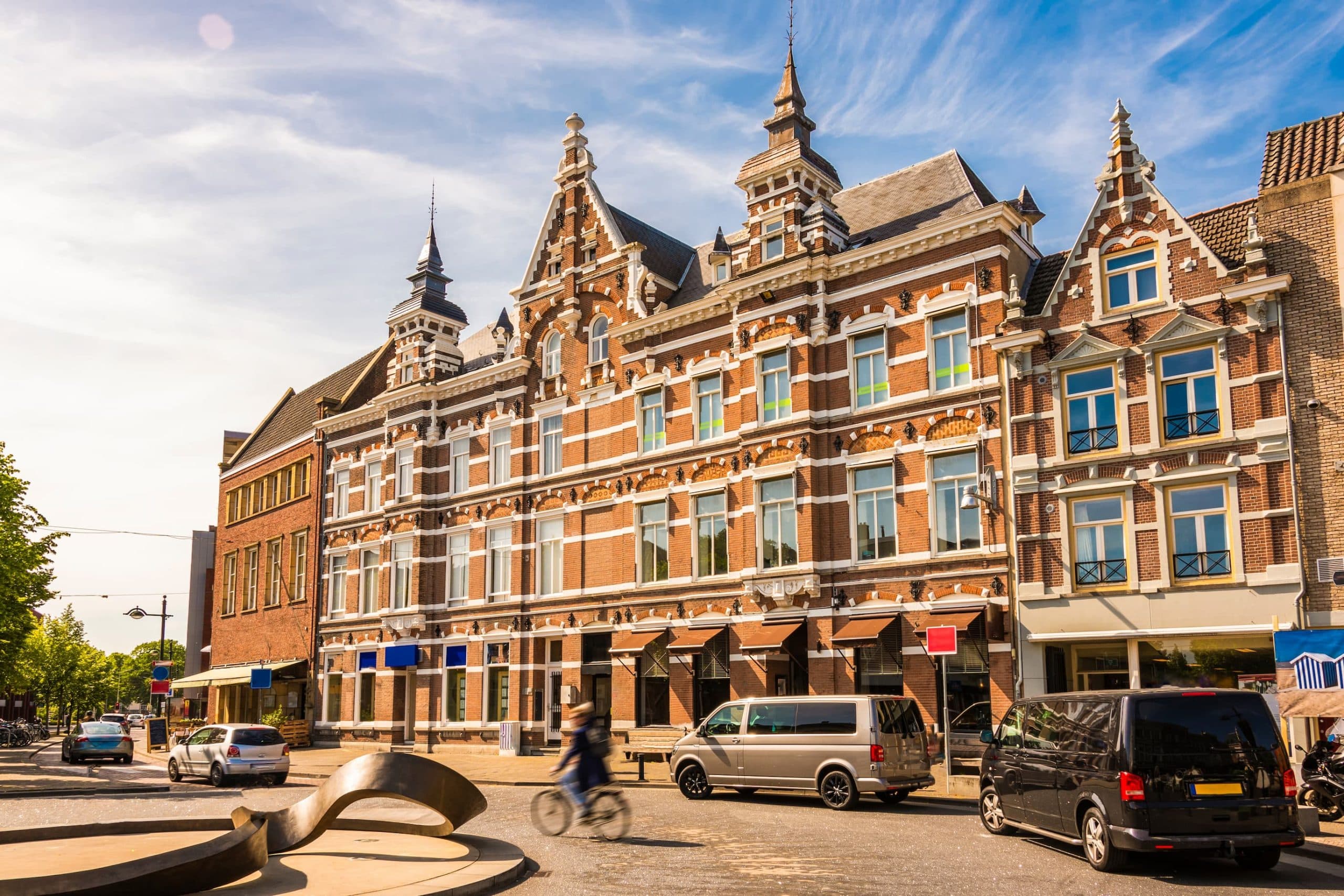 Pand aan het Van Coothplein in Breda